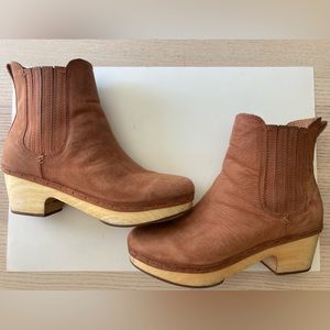 Frye & Co. Odessa Clog Booties 8.5 Rust